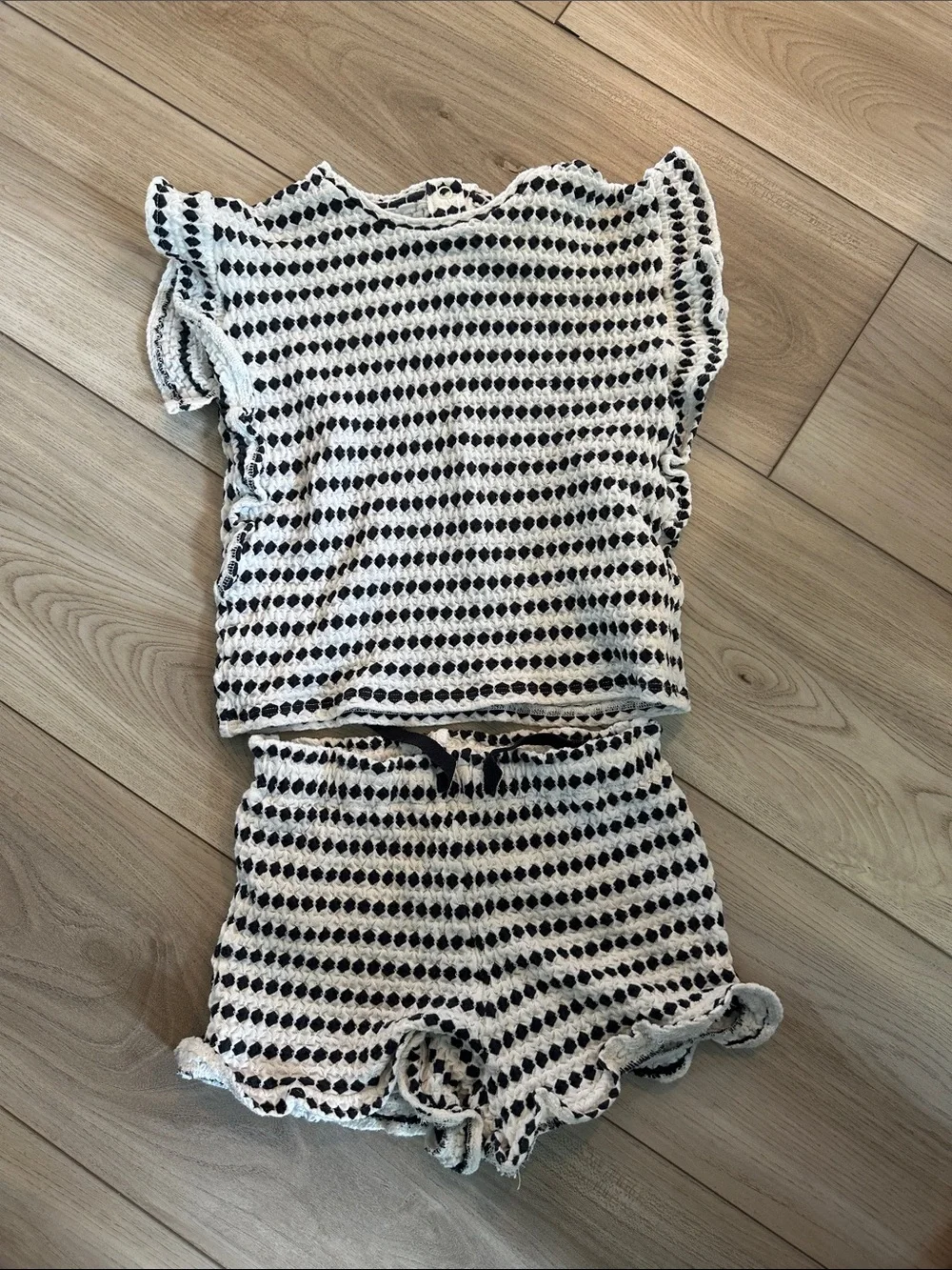 Zara Black & White Dot Knit Pajama Set - Ruffle Sleeve Top & Shorts